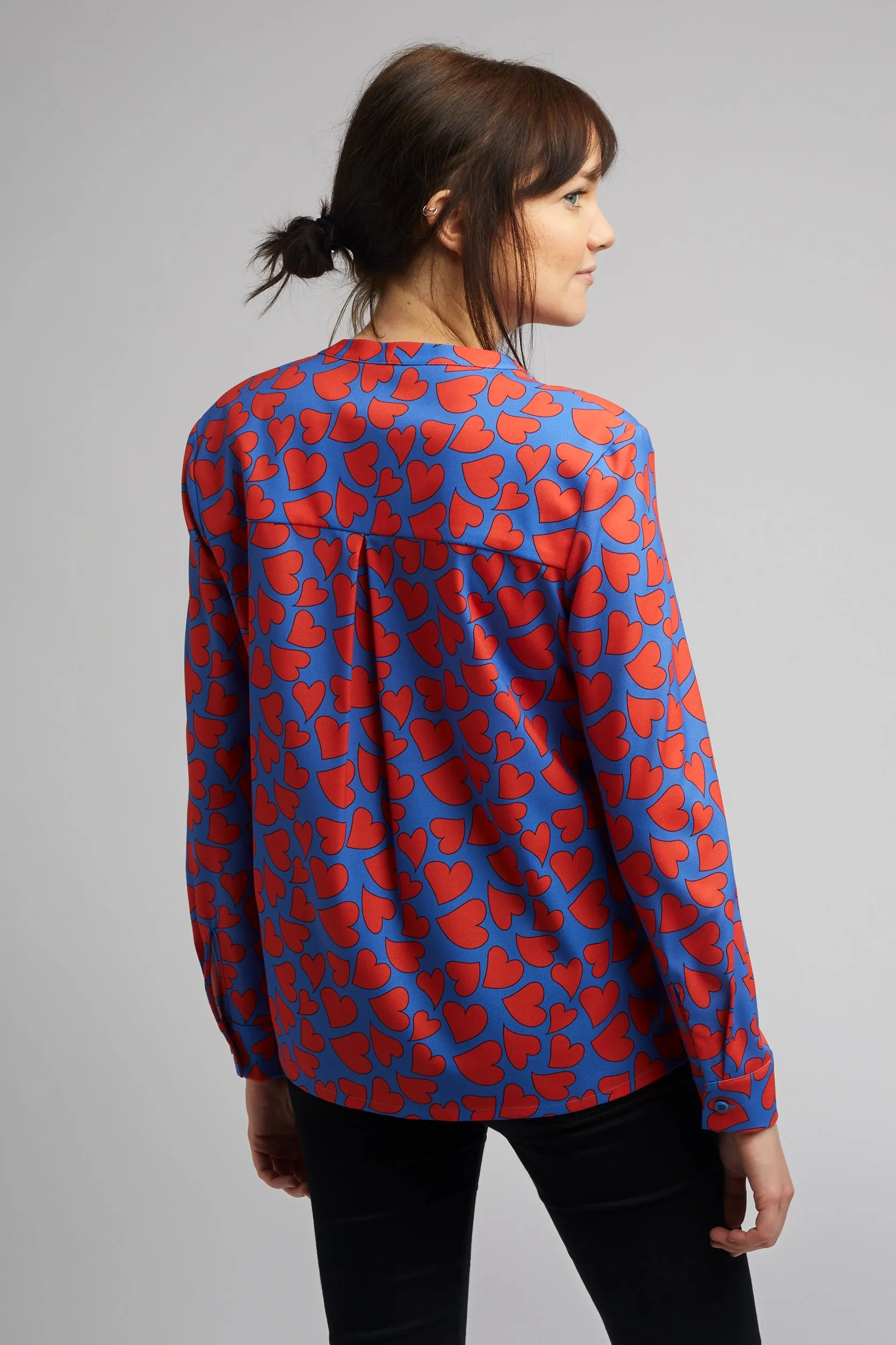 Band Collar Shirt in Heart Print