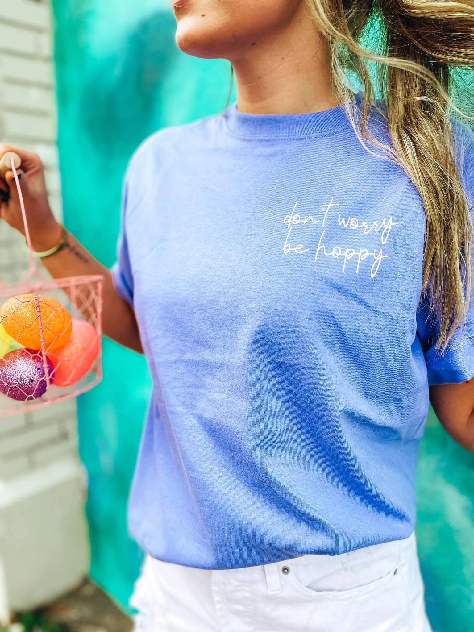 {DON'T WORRY BE HOPPY} Colorful Bunnies Violet Crew Neck Tee