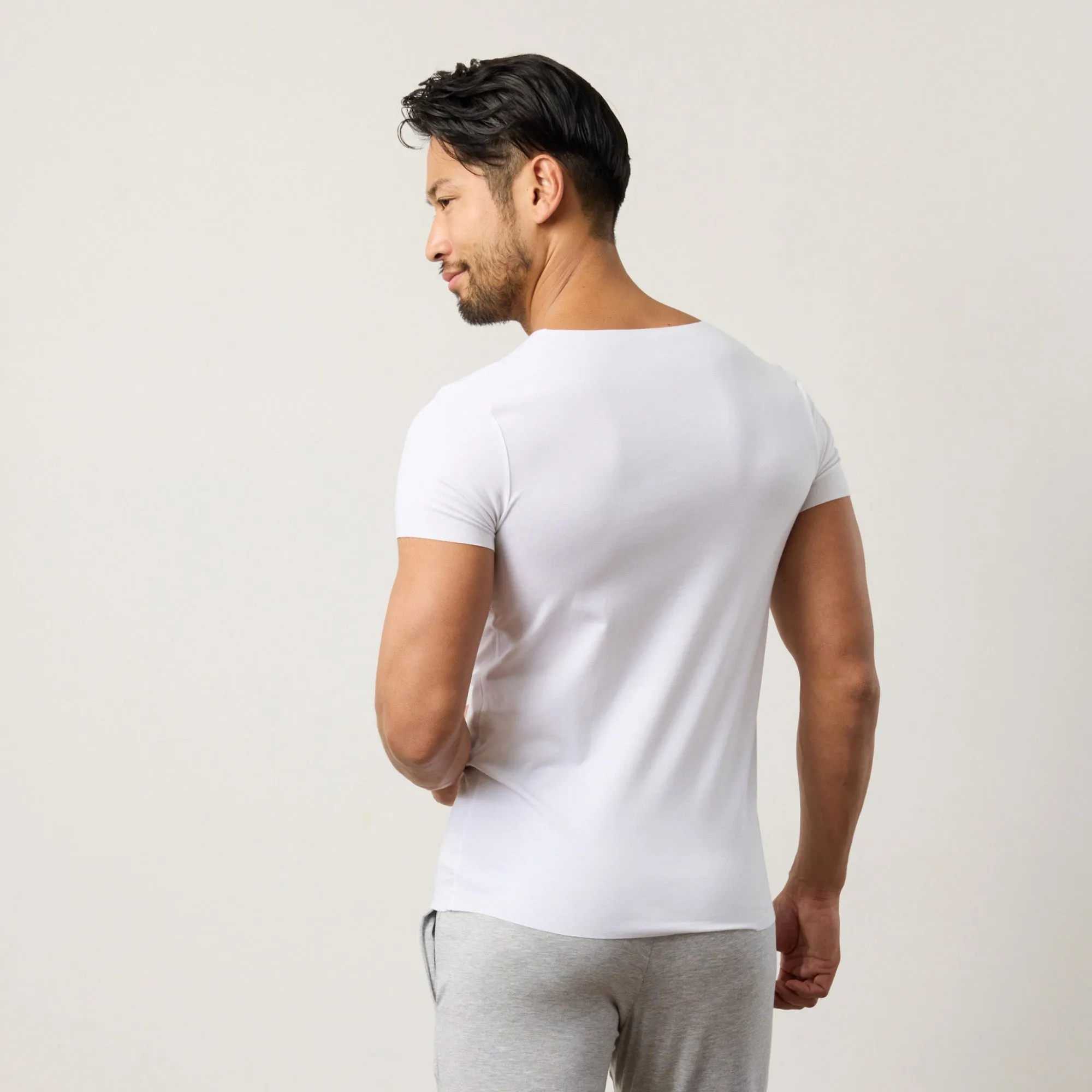 Freeform Seamless TENCEL™ Modal V Neck Tee