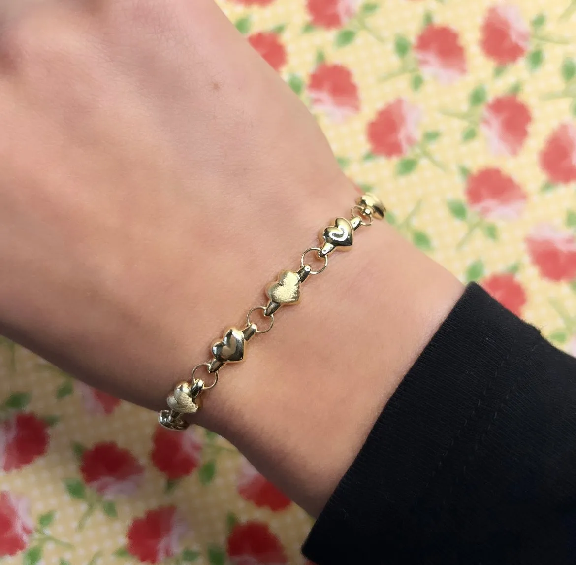 Gold Heart Round Link Bracelet