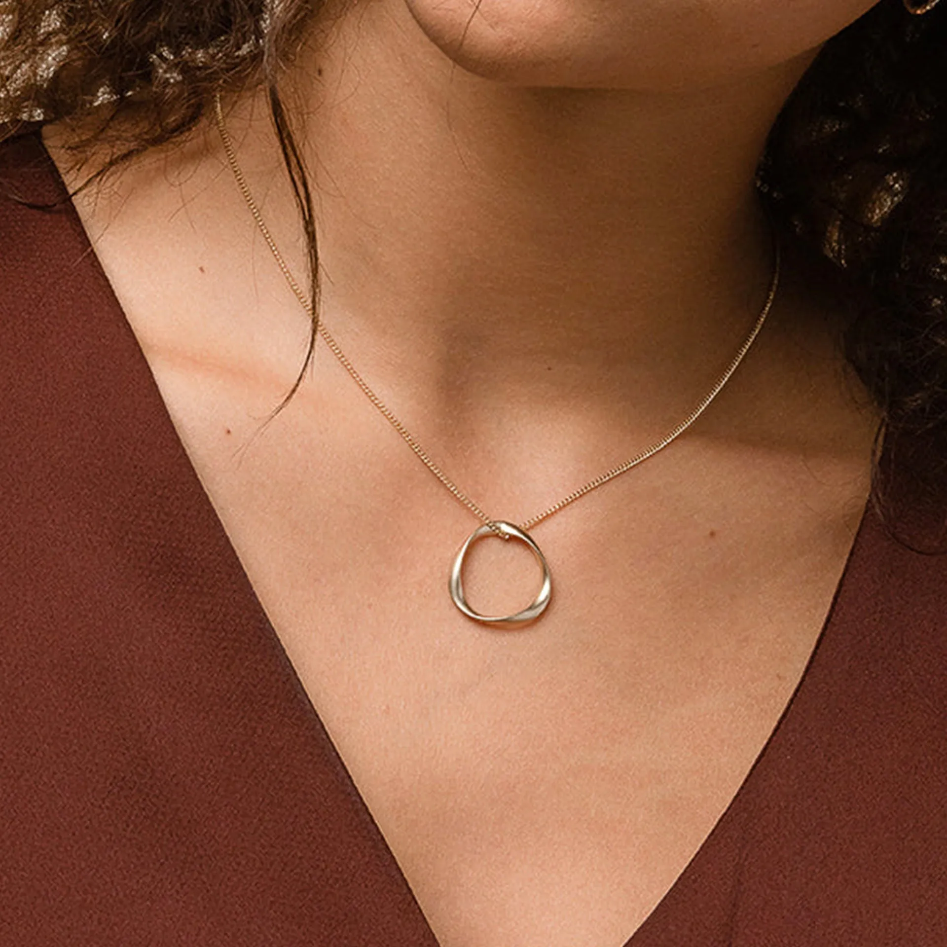 Marianne Circle Necklace