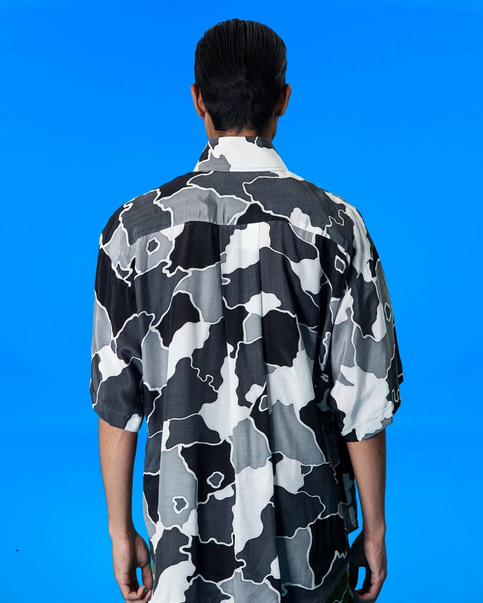 Peta Batik Mahkota Shirt (Monochrome)