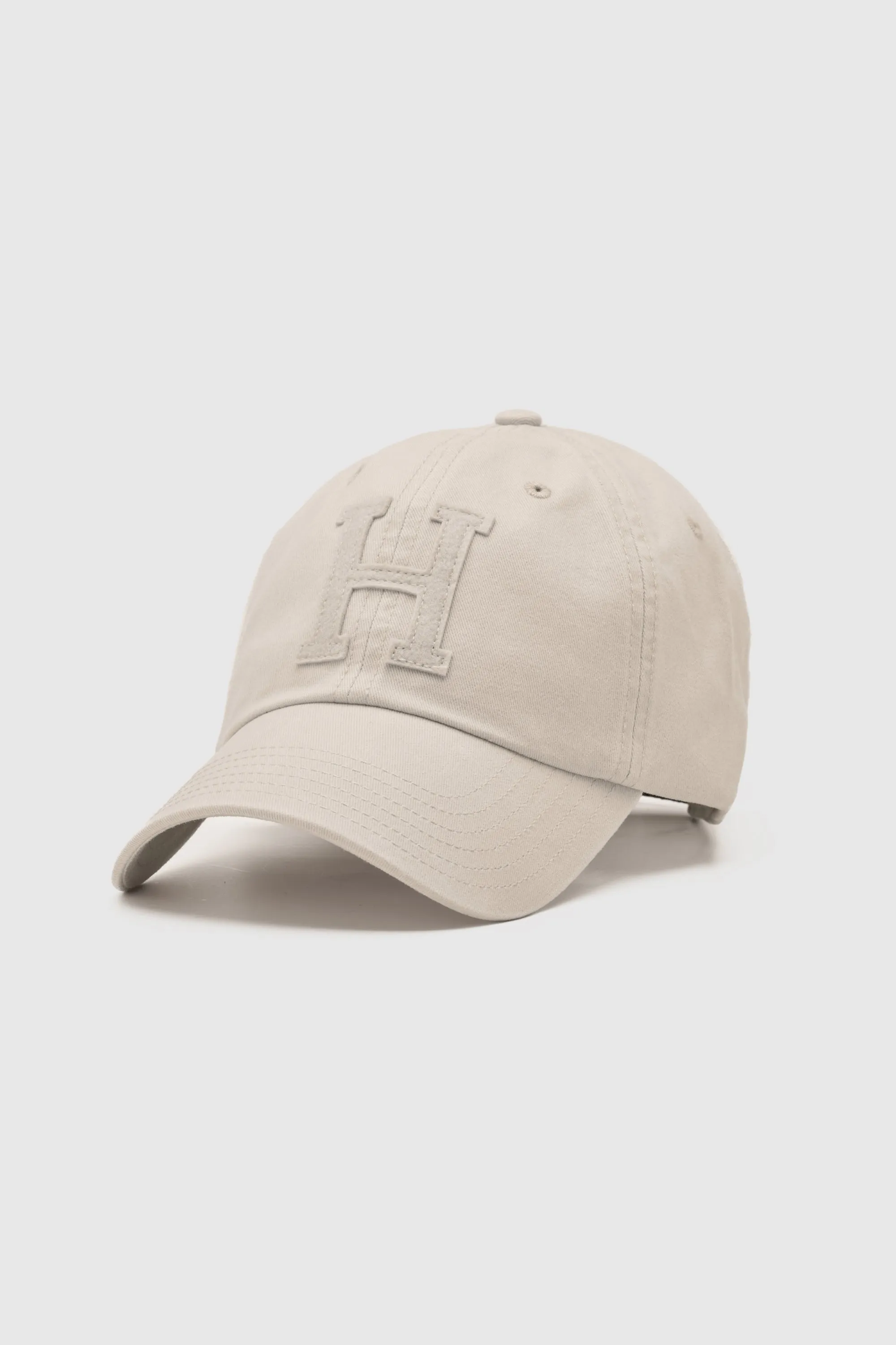 Tonal Letter Cap Beige