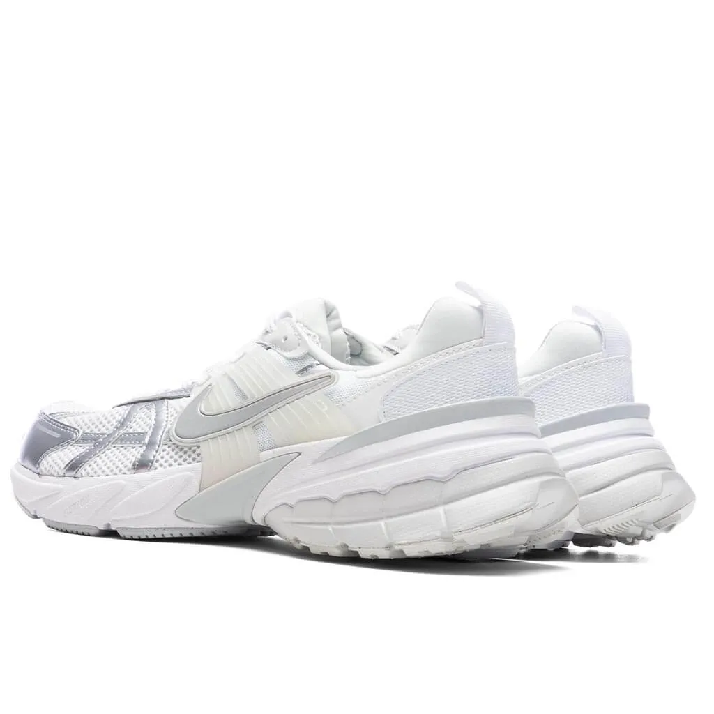 Women's V2K Run - White/Metallic Silver/Platinum Tint